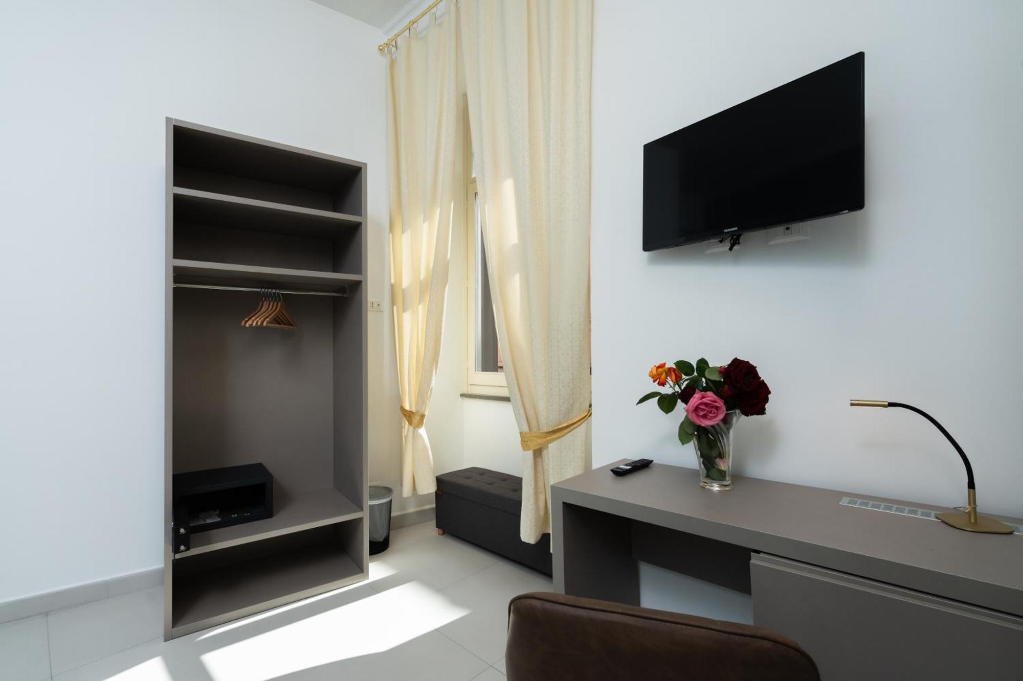 Alida Rooms, Rome